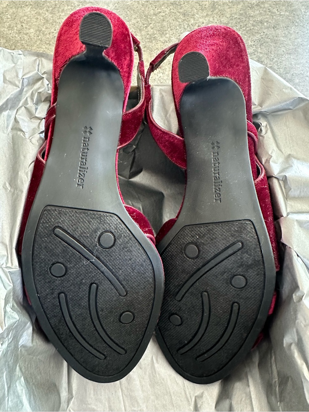 Naturalizer Burgundy Velvet Strappy Slingback Heels - Size 9.5 - Picture 4 of 5